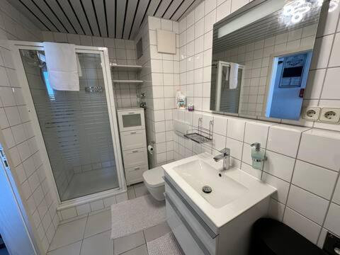 Zentrale Maisonette Mit Buero & Parkplatz Griesheim  Exterior photo